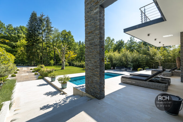 Photos du bien : Saint-Remy-L’Honoré – Superbe maison d’architecte avec piscine