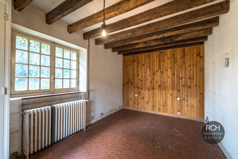 Photos du bien : Grandchamp – Charmante maison ancienne à restaurer avec dépendances