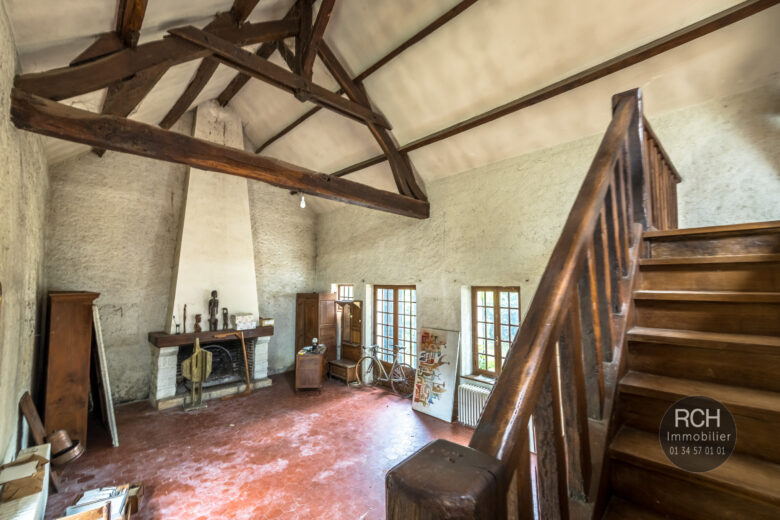Photos du bien : Grandchamp – Charmante maison ancienne à restaurer avec dépendances