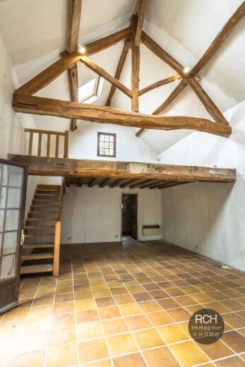 Photos du bien : Grandchamp – Charmante maison ancienne à restaurer avec dépendances