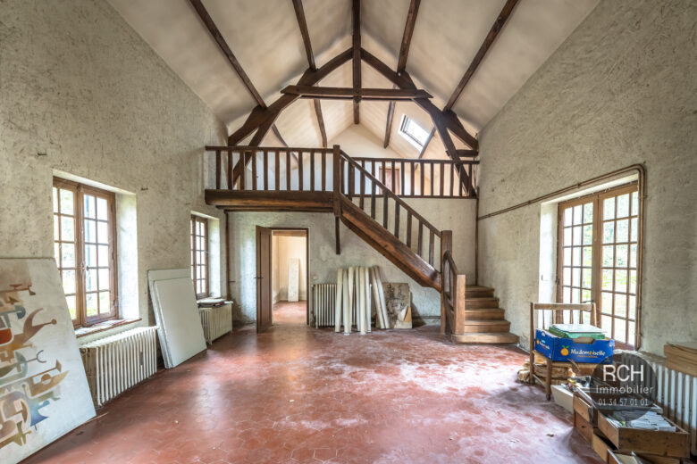 Photos du bien : Grandchamp – Charmante maison ancienne à restaurer avec dépendances