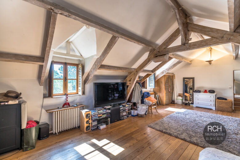 Photos du bien : Villiers-le-Mahieu – Belle maison ancienne avec piscine