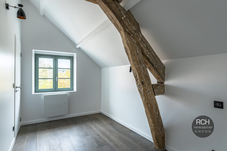 Photos du bien : Exclusivité – Galluis – Charmant duplex entièrement restauré
