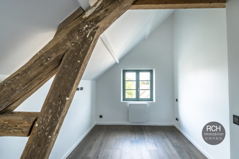Photos du bien : Exclusivité – Galluis – Charmant duplex entièrement restauré