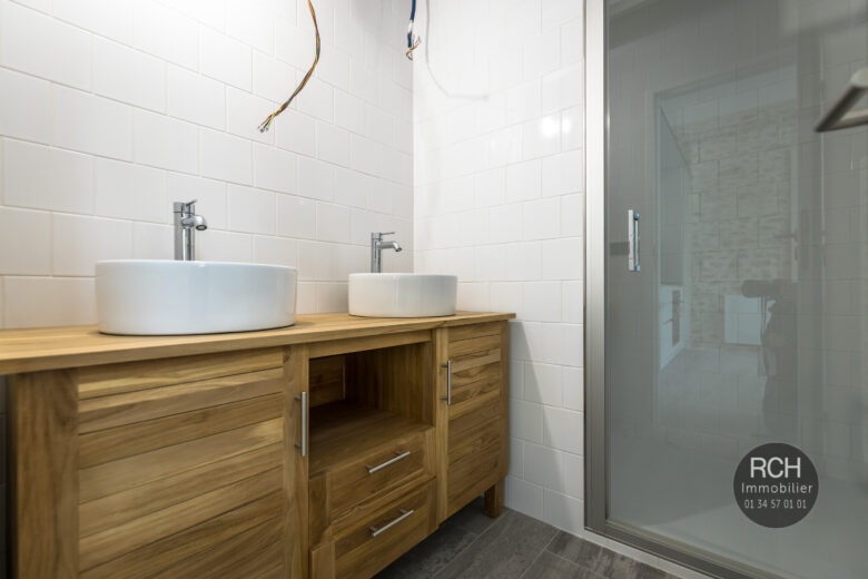Photos du bien : Exclusivité – Galluis – Magnifique Loft entièrement rénové