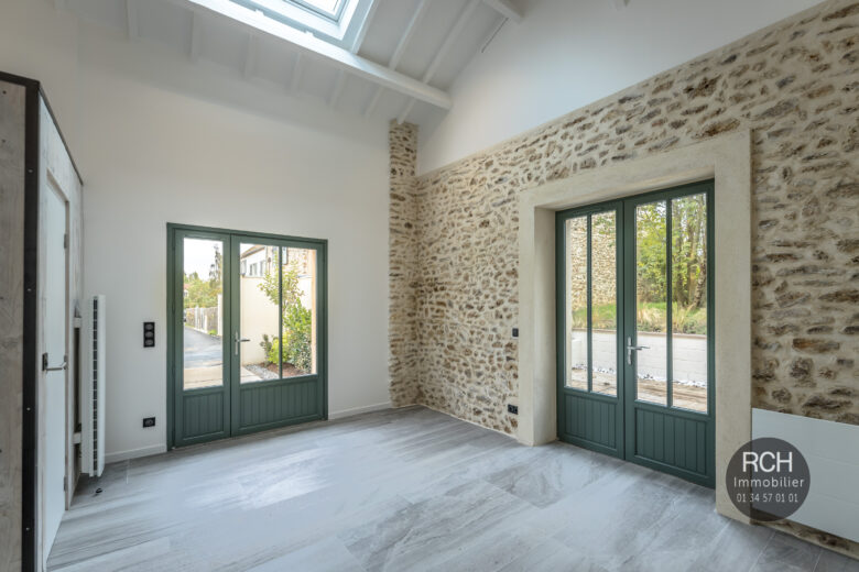 Photos du bien : Exclusivité – Galluis – Magnifique Loft entièrement rénové