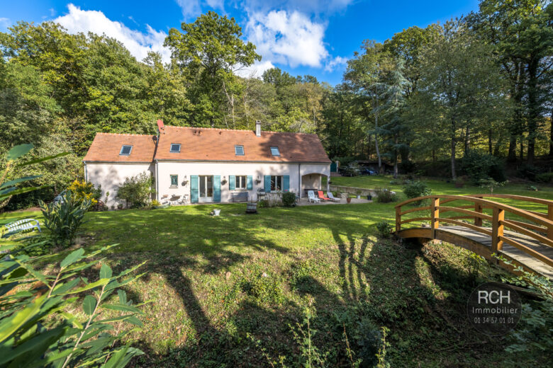Photos du bien : Grosrouvre – Charmante maison familiale dans un cadre exceptionnel