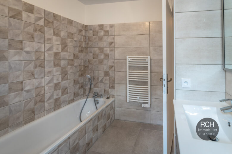 Photos du bien : Exclusivité – Maison de ville 4 pièces avec jardin – Houdan centre