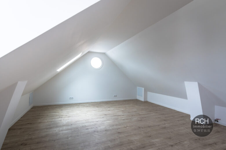 Photos du bien : Exclusivité – Maison de ville 4 pièces avec jardin – Houdan centre