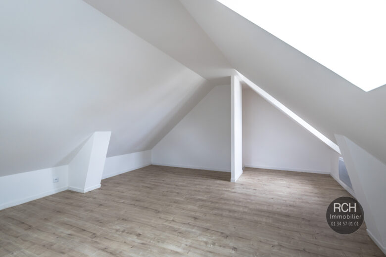 Photos du bien : Exclusivité – Maison de ville 4 pièces avec jardin – Houdan centre