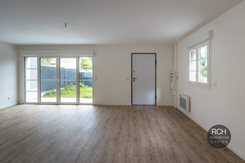 Photos du bien : Exclusivité – Maison de ville 4 pièces avec jardin – Houdan centre