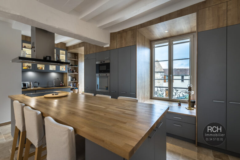 Photos du bien : Houdan centre – Très bel appartement en plein coeur de Houdan