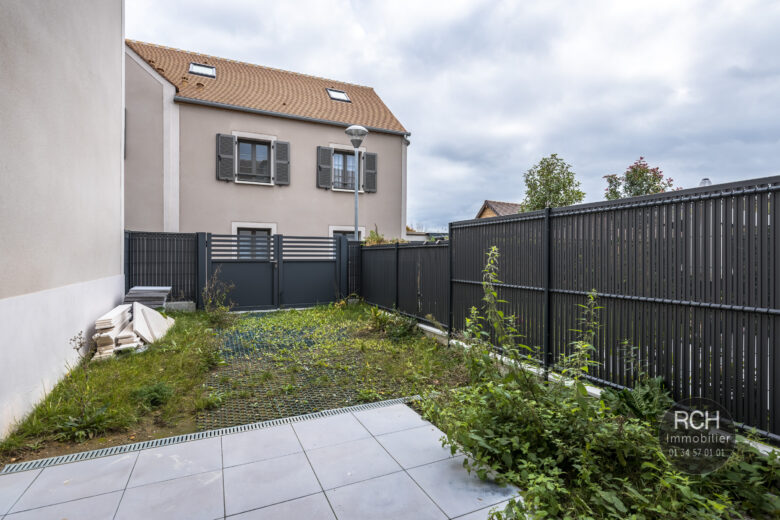 Photos du bien : EXCLUSIVITÉ – Maisons de ville 3 pièces avec jardin – Houdan centre