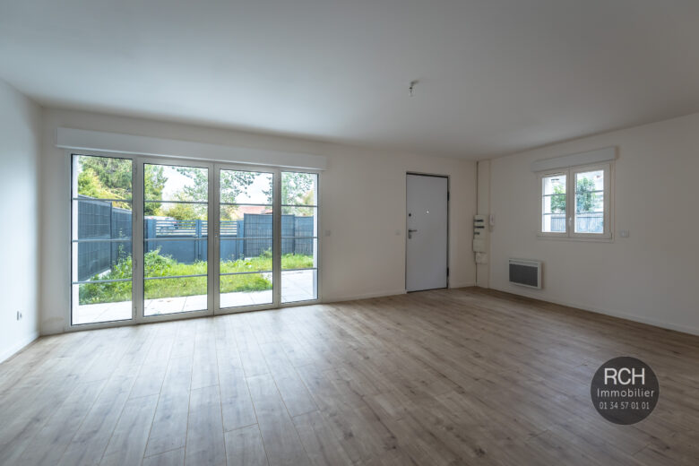 Photos du bien : Exclusivité – Maison de ville 4 pièces avec jardin – Houdan centre