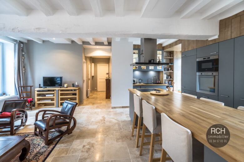 Photos du bien : Houdan centre – Très bel appartement en plein coeur de Houdan