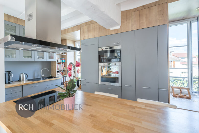 Photos du bien : Houdan centre – Très bel appartement en plein coeur de village