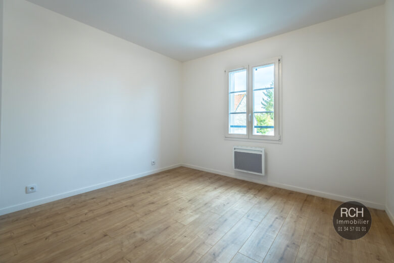 Photos du bien : Exclusivité – Maison de ville 4 pièces avec jardin – Houdan centre