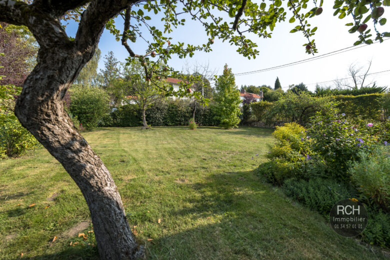 Photos du bien : Jouars-Pontchartrain – Jolie maison familiale