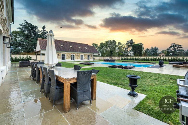 Photos du bien : Les Bréviaires – Magnifique propriété entièrement rénovée avec dépendance et piscine