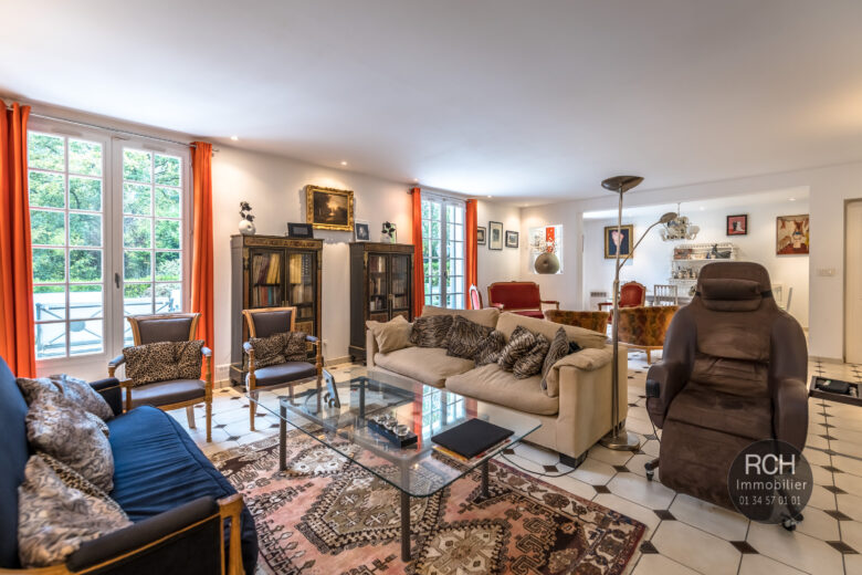 Photos du bien : Saint-Rémy-l’Honoré – Belle maison familiale