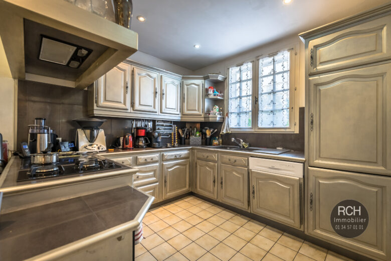 Photos du bien : Saint-Rémy-l’Honoré – Belle maison familiale