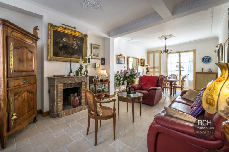 Photos du bien : Septeuil – Charmante maison ancienne en plein centre ville avec dépendance
