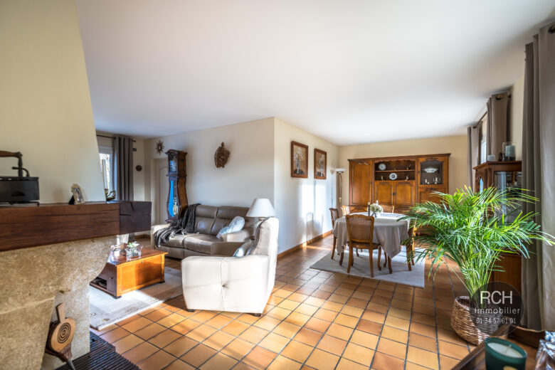 Photos du bien : Exclusivité – Gambais – Jolie maison avec commerces et école à pieds