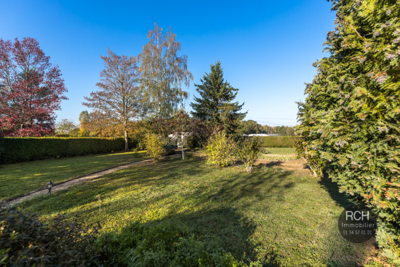Photos du bien : Exclusivité – Gambais – Jolie maison avec beau terrain arboré