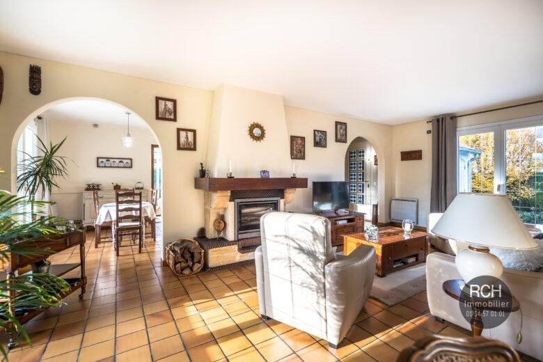 Photos du bien : Exclusivité – Gambais – Jolie maison avec commerces et école à pieds