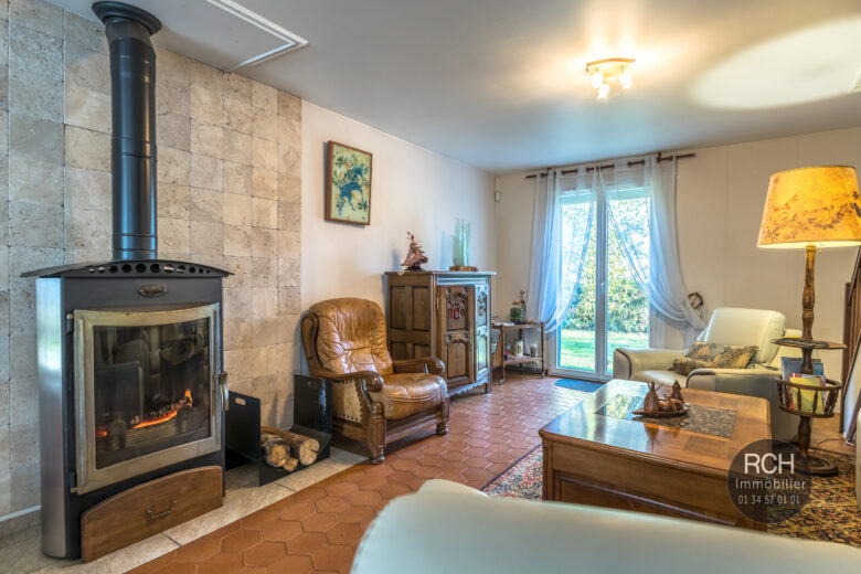Photos du bien : Exclusivité – Gambais – Jolie maison avec beau terrain arboré