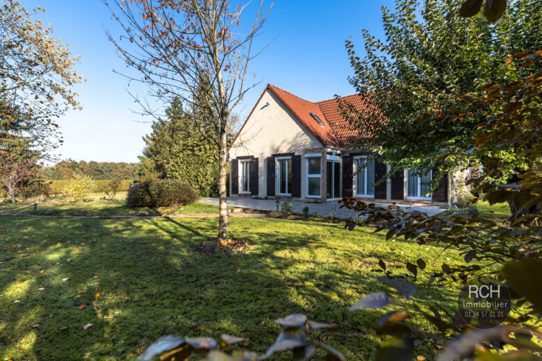 Photos du bien : Exclusivité – Gambais – Jolie maison avec beau terrain arboré