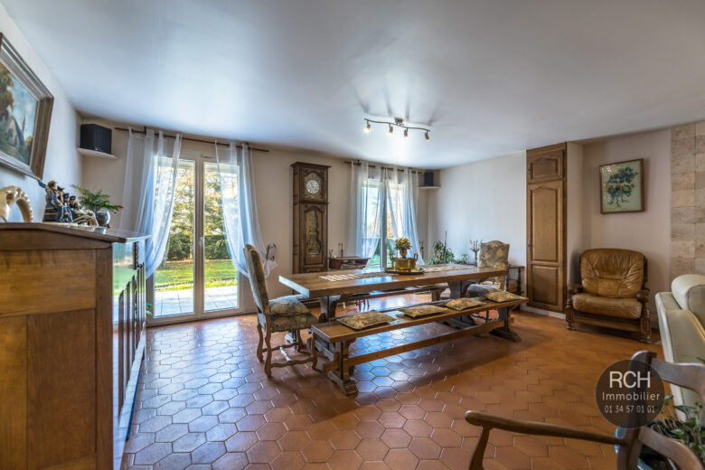 Photos du bien : Exclusivité – Gambais – Jolie maison avec beau terrain arboré