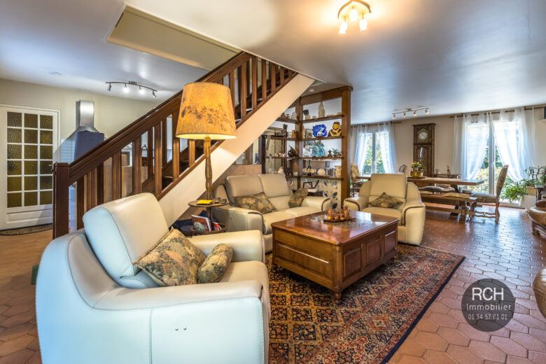 Photos du bien : Exclusivité – Gambais – Jolie maison avec beau terrain arboré