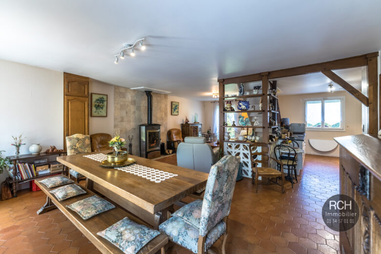 Photos du bien : Exclusivité – Gambais – Jolie maison avec beau terrain arboré