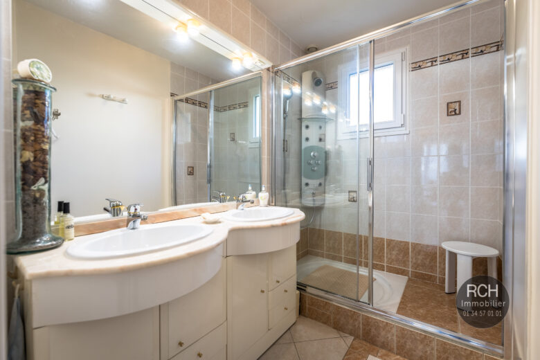 Photos du bien : Exclusivité – Gambais – Jolie maison avec beau terrain arboré