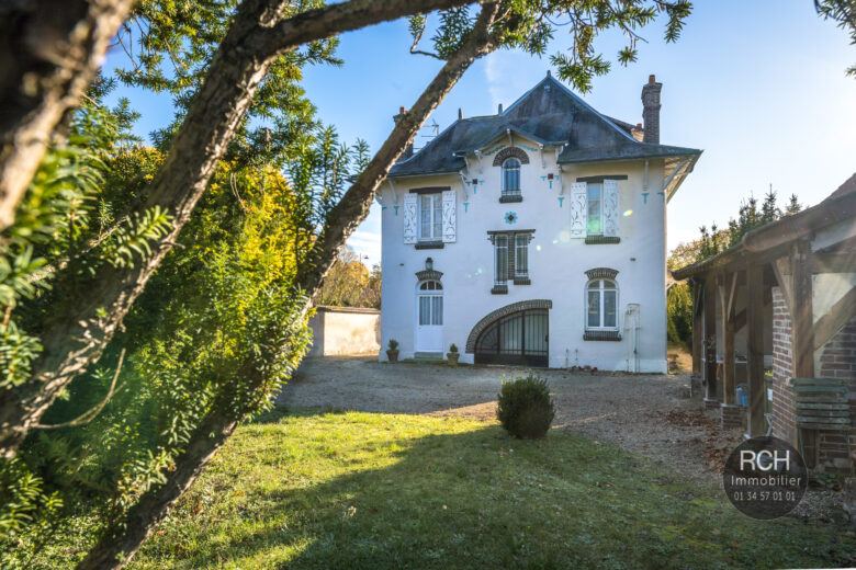Photos du bien : Houdan – Charmante maison de 1905 avec commerces, école et gare à pieds.
