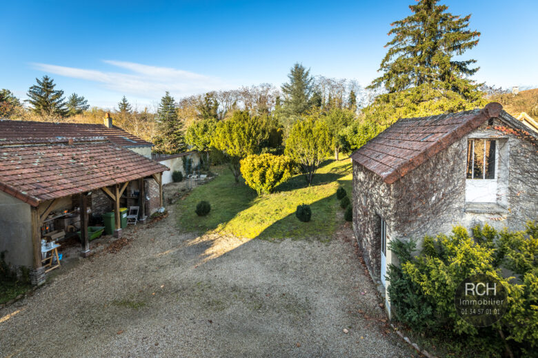 Photos du bien : Houdan – Charmante maison de 1905 avec commerces, école et gare à pieds.