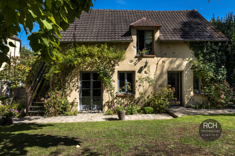 Photos du bien : Exclusivité – Les Mesnuls – Charmante propriété ancienne