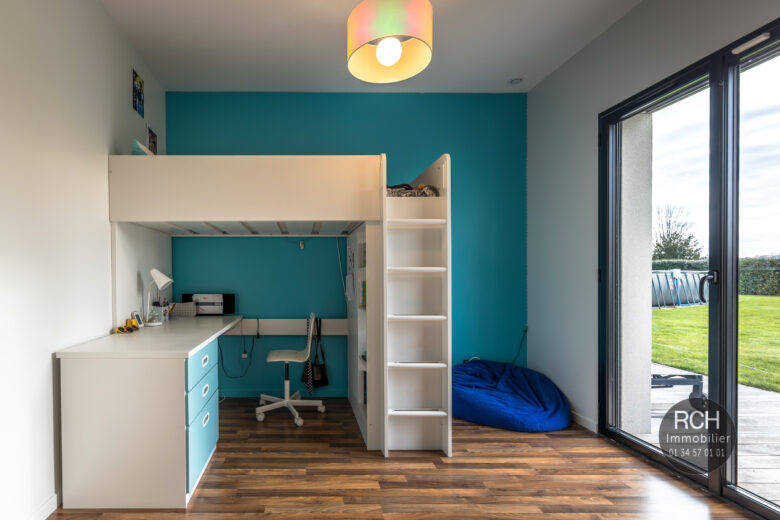 Photos du bien : Exclusivité – Bourdonné – Jolie maison contemporaine de 2013 avec piscine