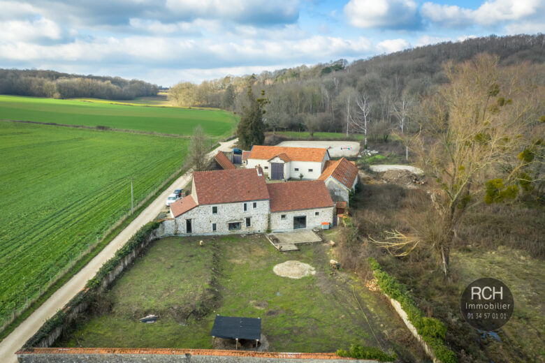 Photos du bien : Levis Saint Nom – Parc de la vallée de chevreuse, propriété entièrement rénovée