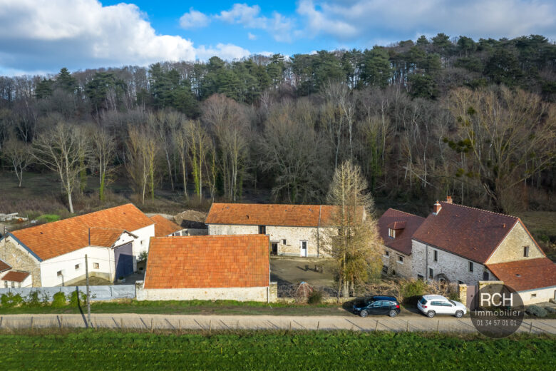 Photos du bien : Levis Saint Nom – Parc de la vallée de chevreuse, propriété entièrement rénovée