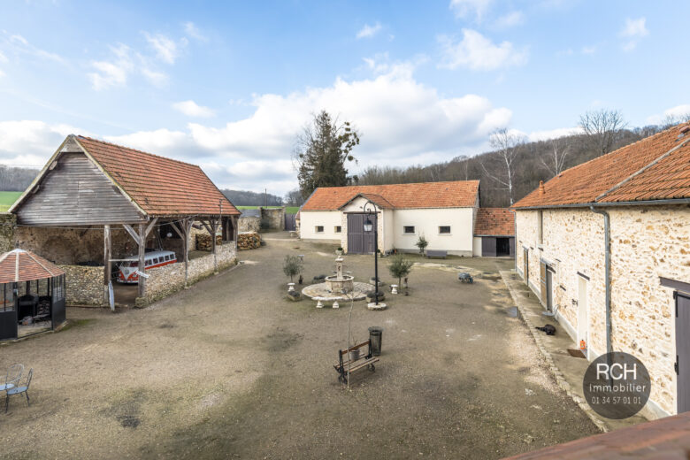 Photos du bien : Levis Saint Nom – Parc de la vallée de chevreuse, propriété entièrement rénovée
