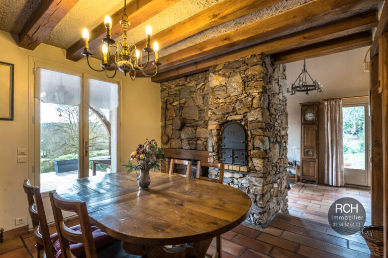 Photos du bien : Poigny-La-Foret – Jolie maison avec tennis