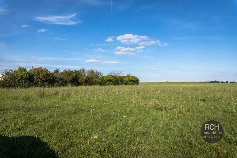 Photos du bien : Civry-la-Forêt – Terrain à bâtir de 989 m2