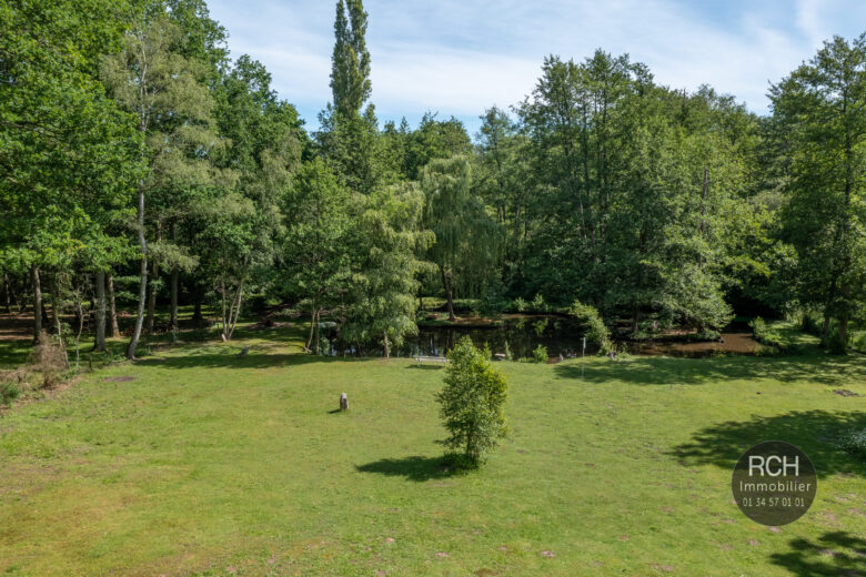 Photos du bien : Adainville – Dans un environnement exceptionnel maison des années 50 avec piscine et dépendance
