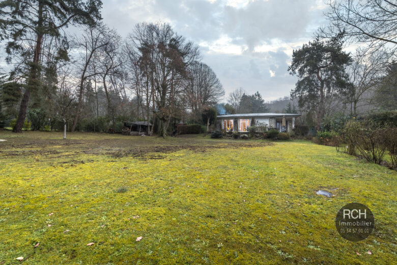 Photos du bien : Bazoches sur Guyonne – Seul mandataire – Dans un très bel environnement maison de plain pied sur un magnifique terrain