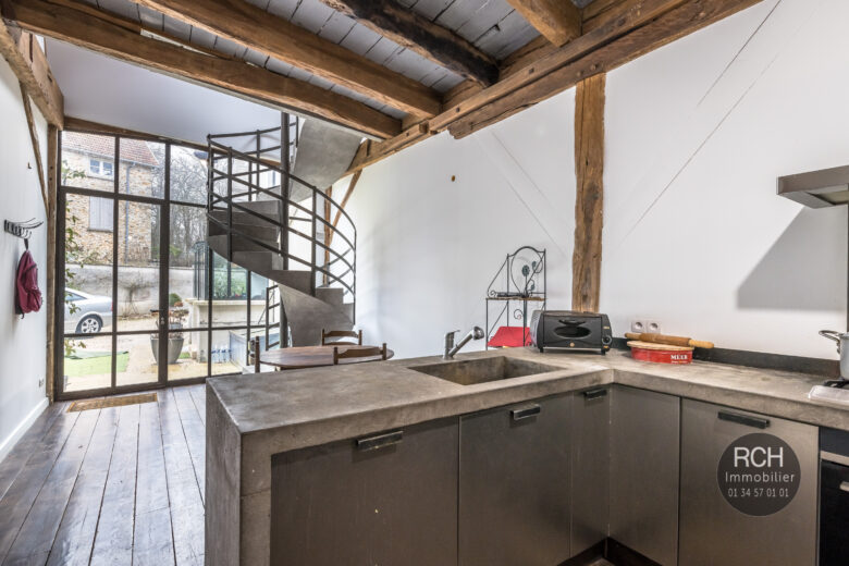 Photos du bien : Galluis – Jolie maison de ville entièrement restaurée