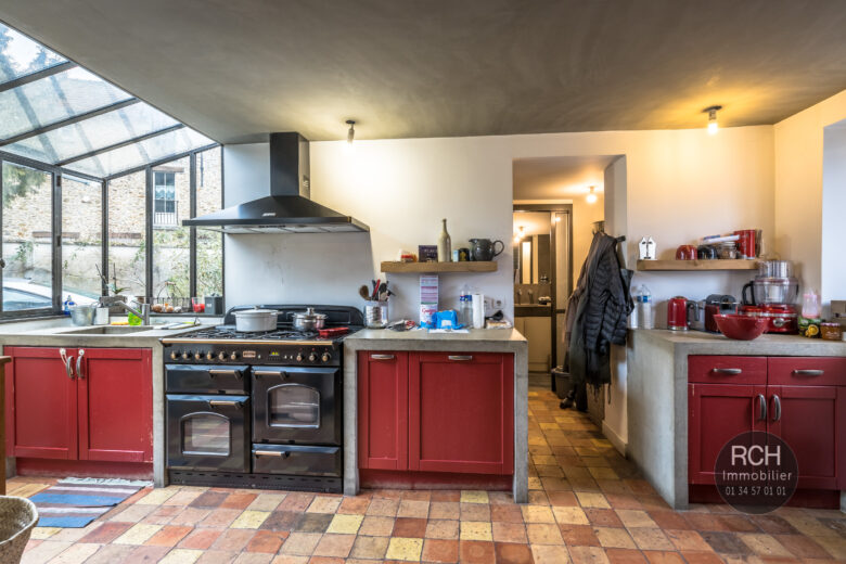 Photos du bien : Galluis – Jolie maison de ville entièrement restaurée