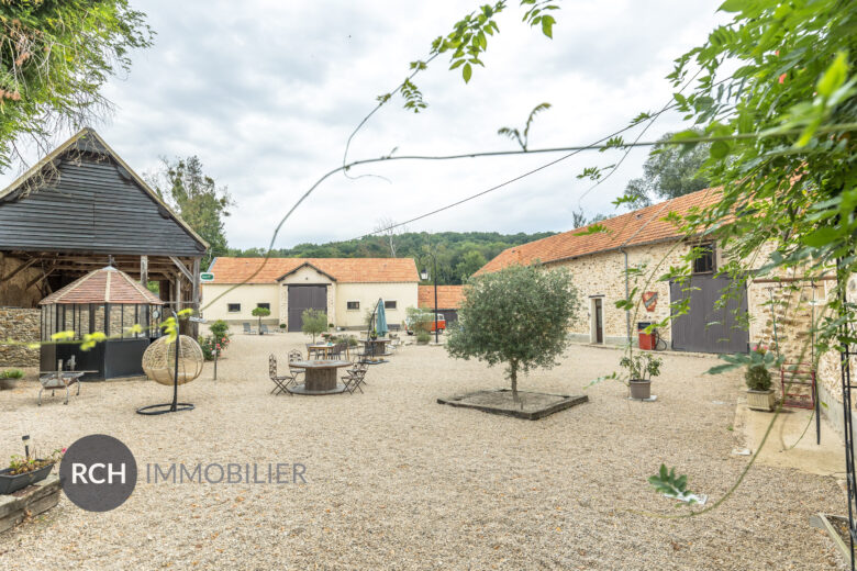Photos du bien : Lévis-Saint-Nom – Parc de la vallée de chevreuse, propriété entièrement rénovée