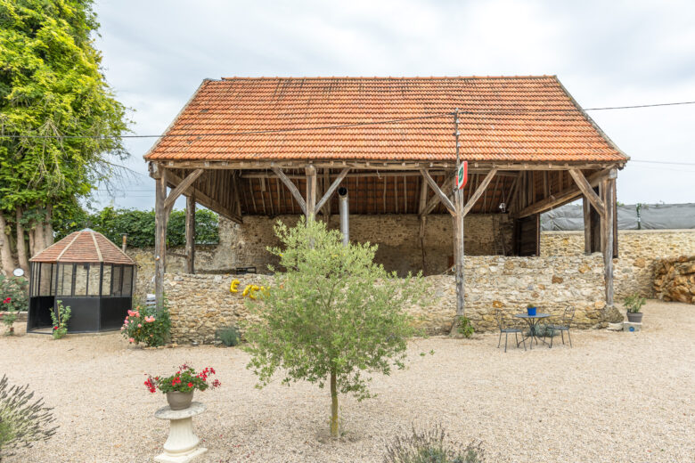 Photos du bien : Lévis-Saint-Nom – Parc de la vallée de chevreuse, propriété entièrement rénovée
